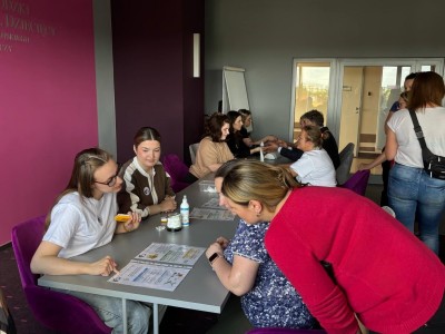 Dzień Mamy w Szpitalu Dziecięcym w Bydgoszczy z Kosmetologiczną Organizacją Studencką . Kliknij, aby powiększyć zdjęcie.